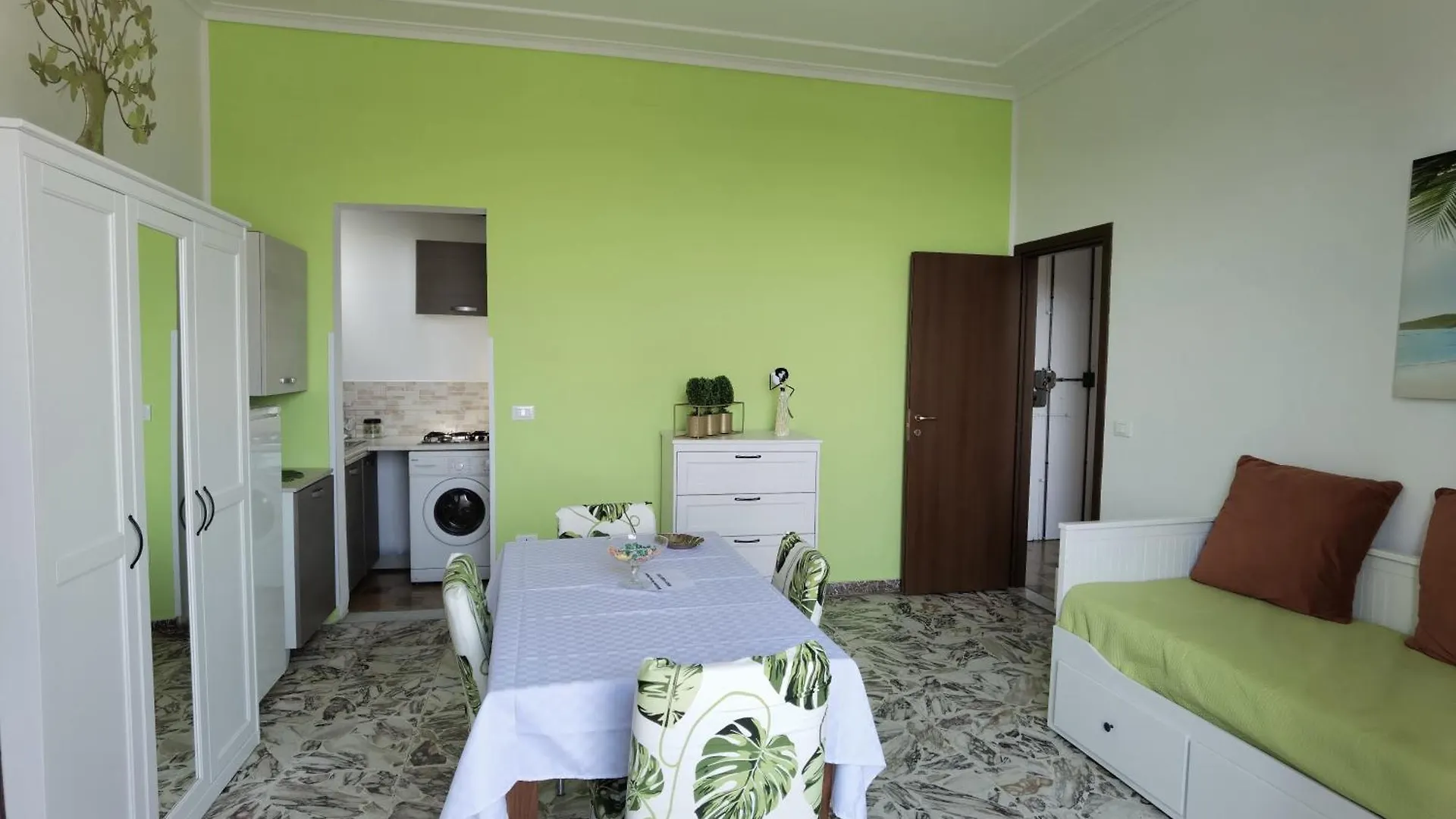 Luxury Sisters House 